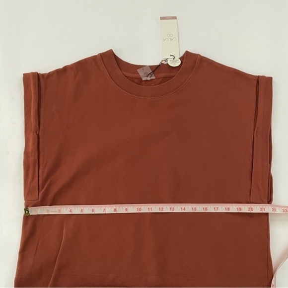 New Calia Extended Shoulder Sleeveless Top Caramelized Walnut - Picture 5 of 7